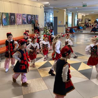 TRADYCYJNY "KOGUCIK" PRZEDSZKOLAKI W CENTRUM KULTURY I SZTUKI