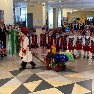 TRADYCYJNY "KOGUCIK" PRZEDSZKOLAKI W CENTRUM KULTURY I SZTUKI